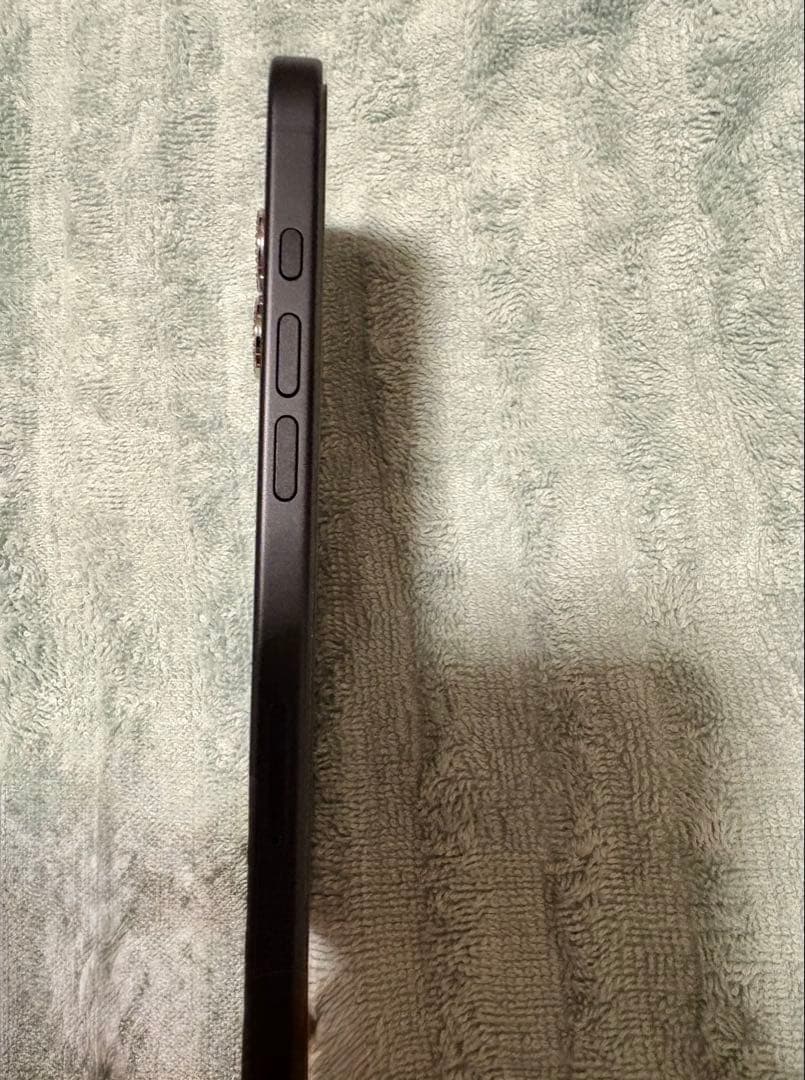 2ヶ月使用　iPhone 16 128GB ブラック 美品