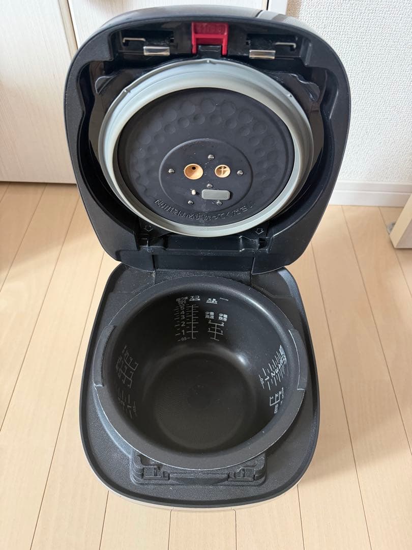 タイガー TIGER 炊飯器 5.5合 圧力IH式 ブラック JPI-A100