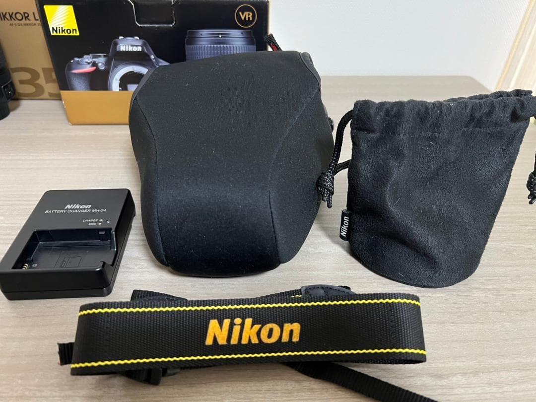 【美品】【値引】NIKON D5600 単焦点レンズ付き