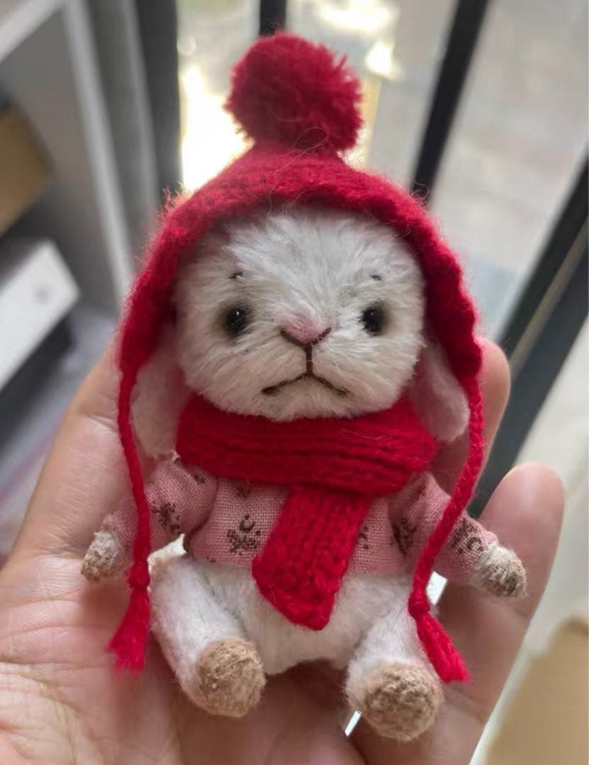 ボンボン帽子の垂れ耳うさぎ アーティストベア 海外作家 ハンドメイド ぬいぐるみ