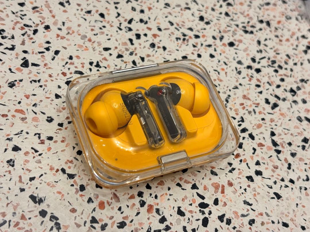 Nothing Ear (a) イエロー ワイヤレスイヤホン　中古美品