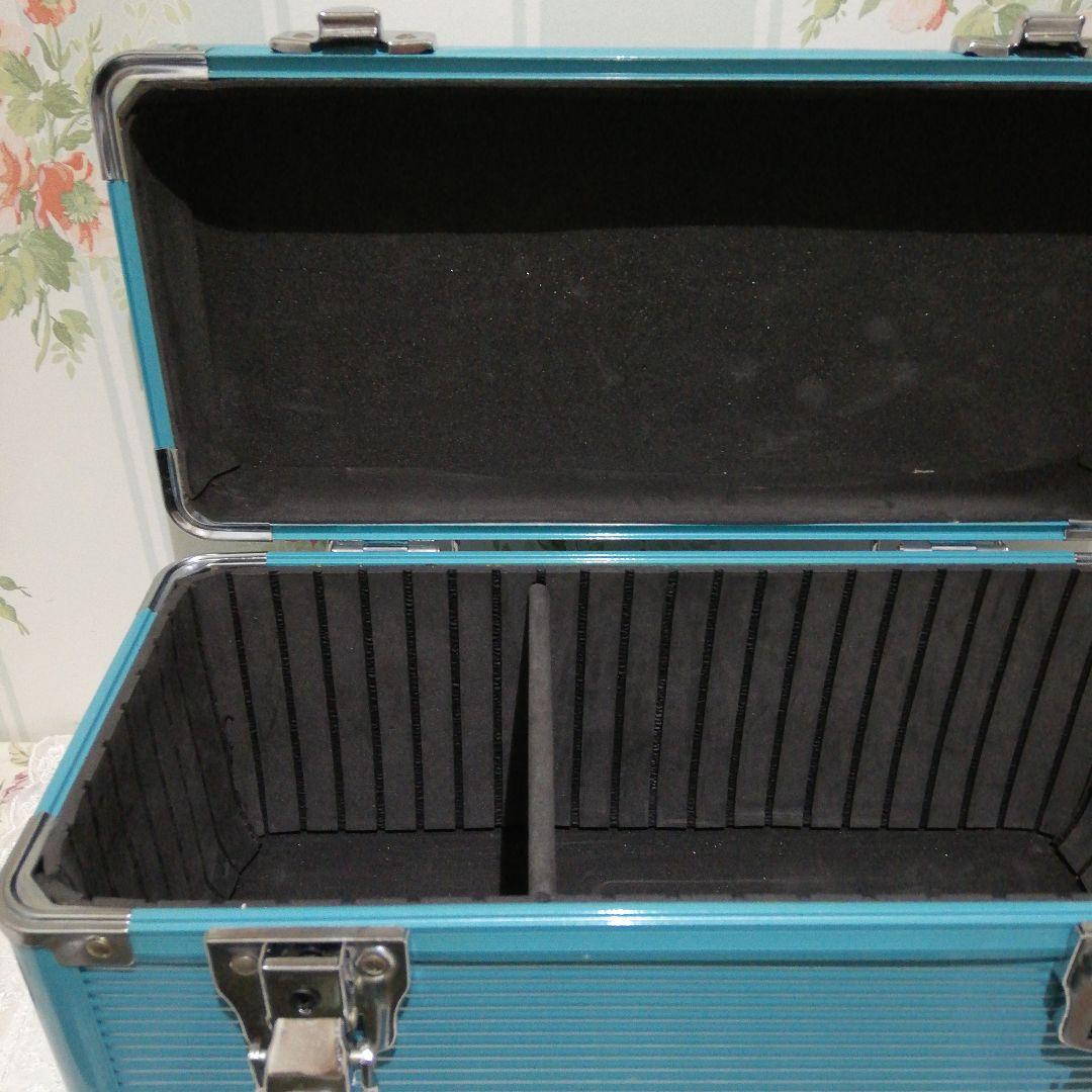 カラーツールボックス 水色