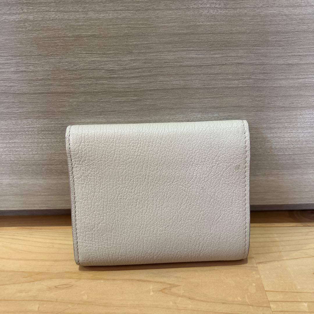 折り畳み財布　MIUMIU