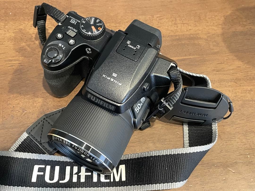 Tutuフジフィルム デジタルカメラ　FINEPIX S9800