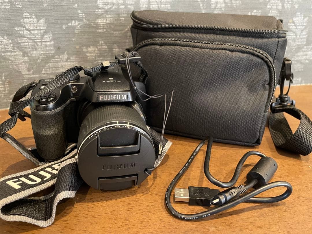 Tutuフジフィルム デジタルカメラ　FINEPIX S9800