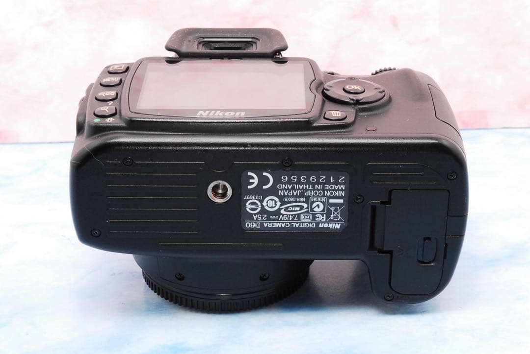 Nikon D60✨小型＆軽量✨一眼レフカメラ✨手ぶれ補正Wレンズ✨簡単撮影