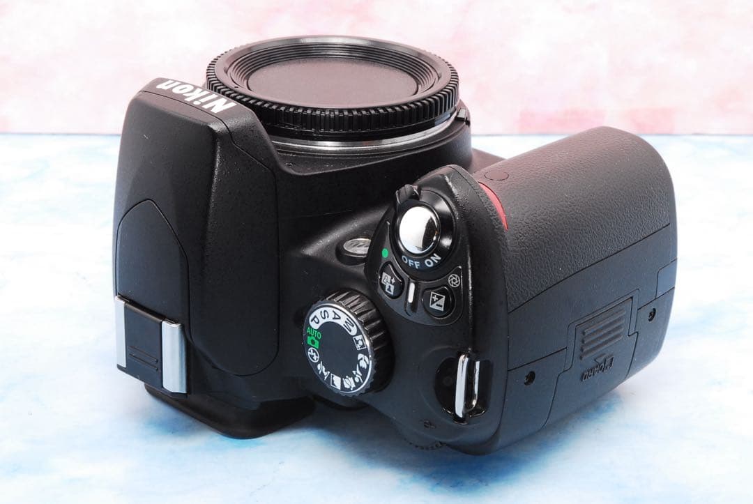 Nikon D60✨小型＆軽量✨一眼レフカメラ✨手ぶれ補正Wレンズ✨簡単撮影