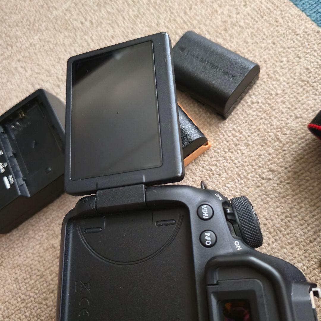 み*ん様 canon EOS 6D Mark II ボディ