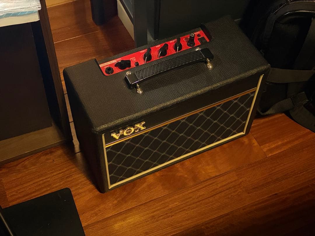 エレキギターとエレキベース、VOXアンプセット