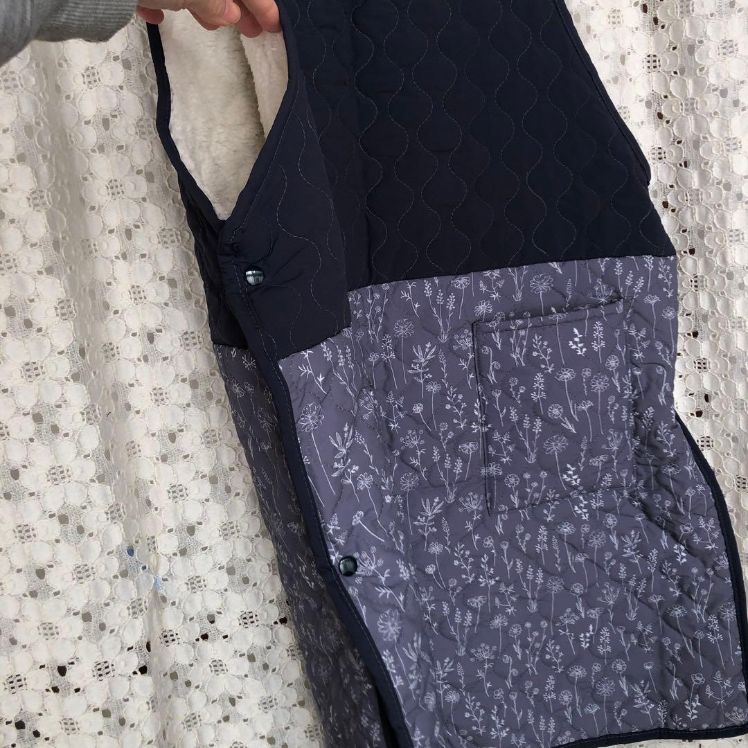 ミオキルトタブリエ　キルティングエプロン ネイビーとグレー花柄