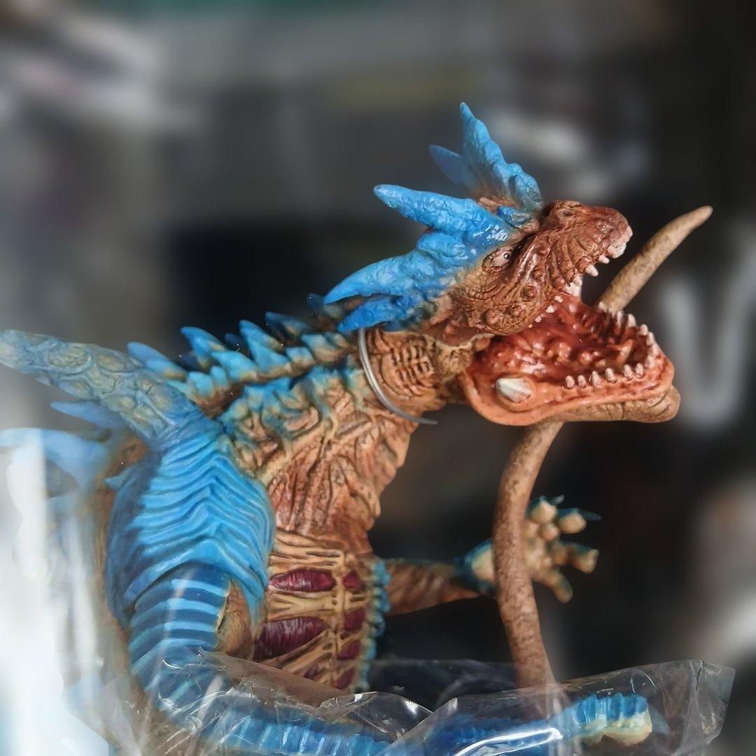 ウルトラマン·ザ·ネクスト·アンファンスVS.ビ－スト·ザ·ワン·レプティリア