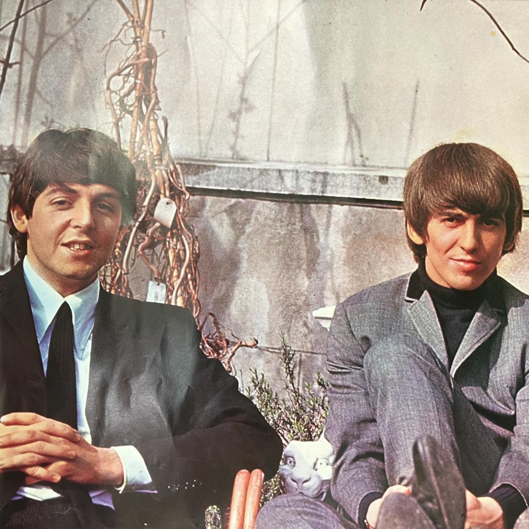 ビートルズ ポスター 4人 東芝EMI R8SB333