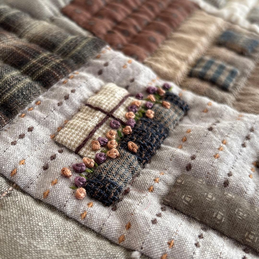 パッチワークキルト　トープカラーとハウスのトートバック　ハンドメイド