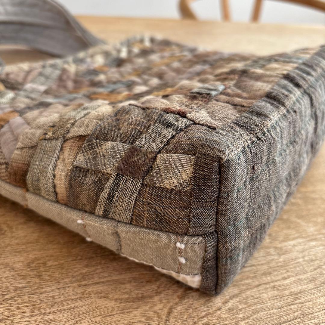 パッチワークキルト　トープカラーとハウスのトートバック　ハンドメイド