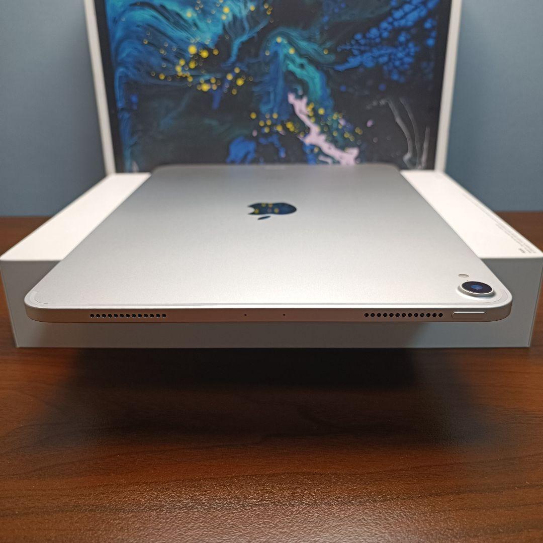 (美品) iPad Pro 11インチ 第ー世代 256GB キーボード付き