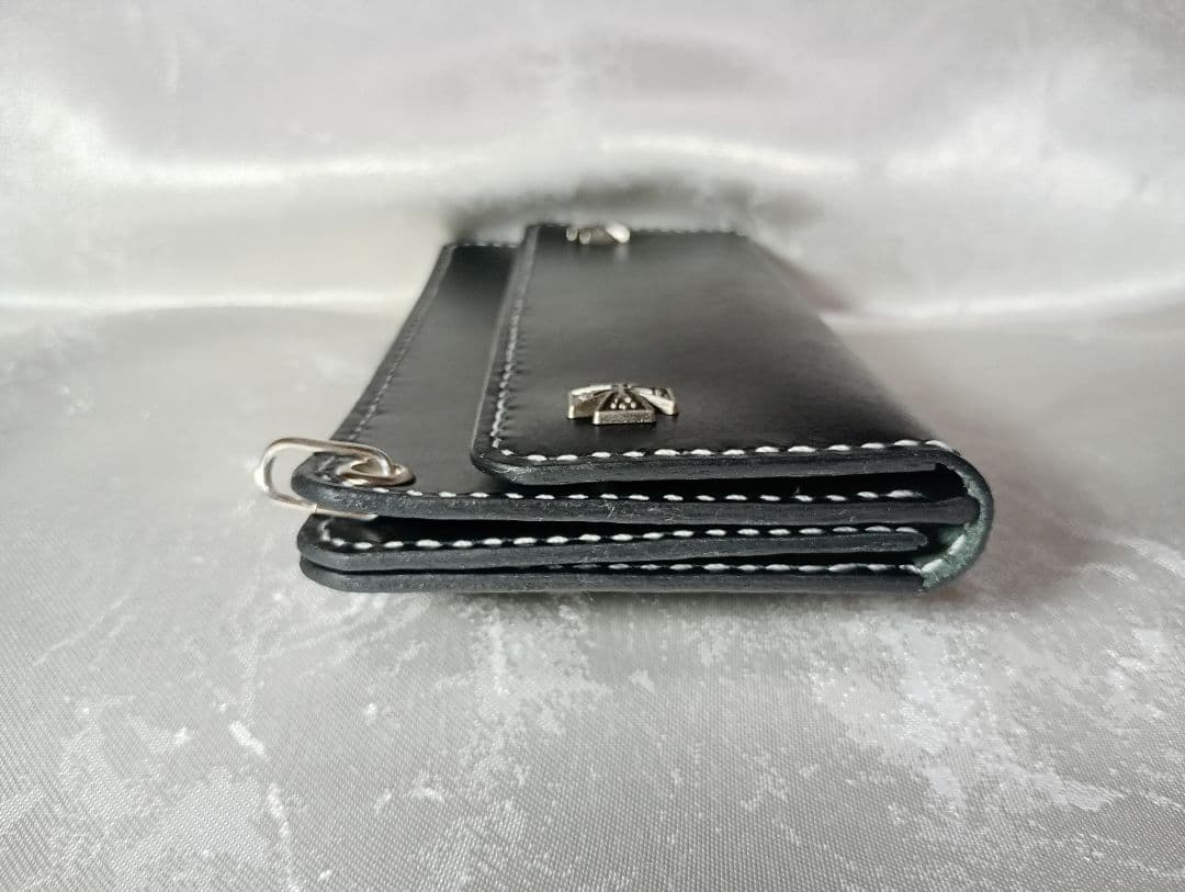 黒色　トラッカーウォレット　牛革　たつのレザー　植物タンニン鞣し　三層二つ折り