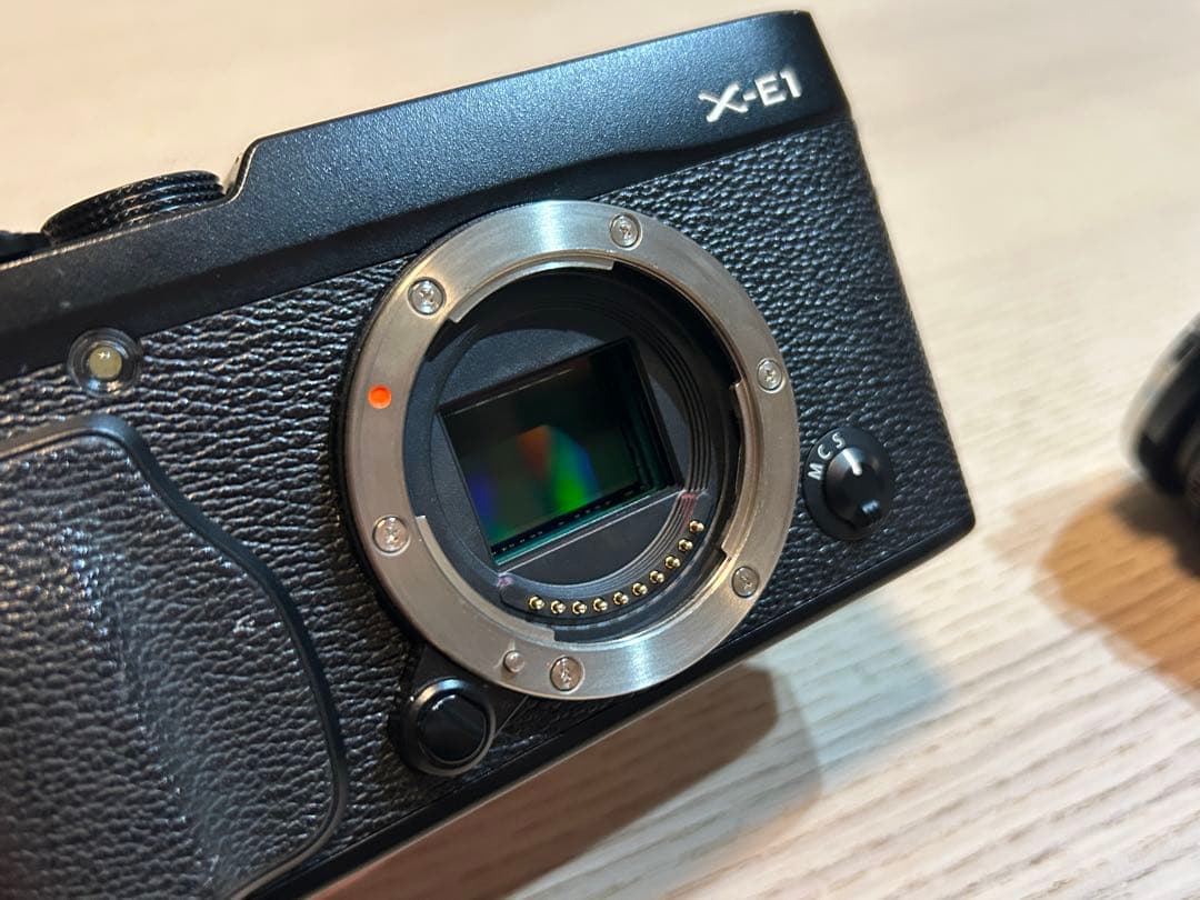 Fujifilm X-E1 ミラーレスカメラ 本体