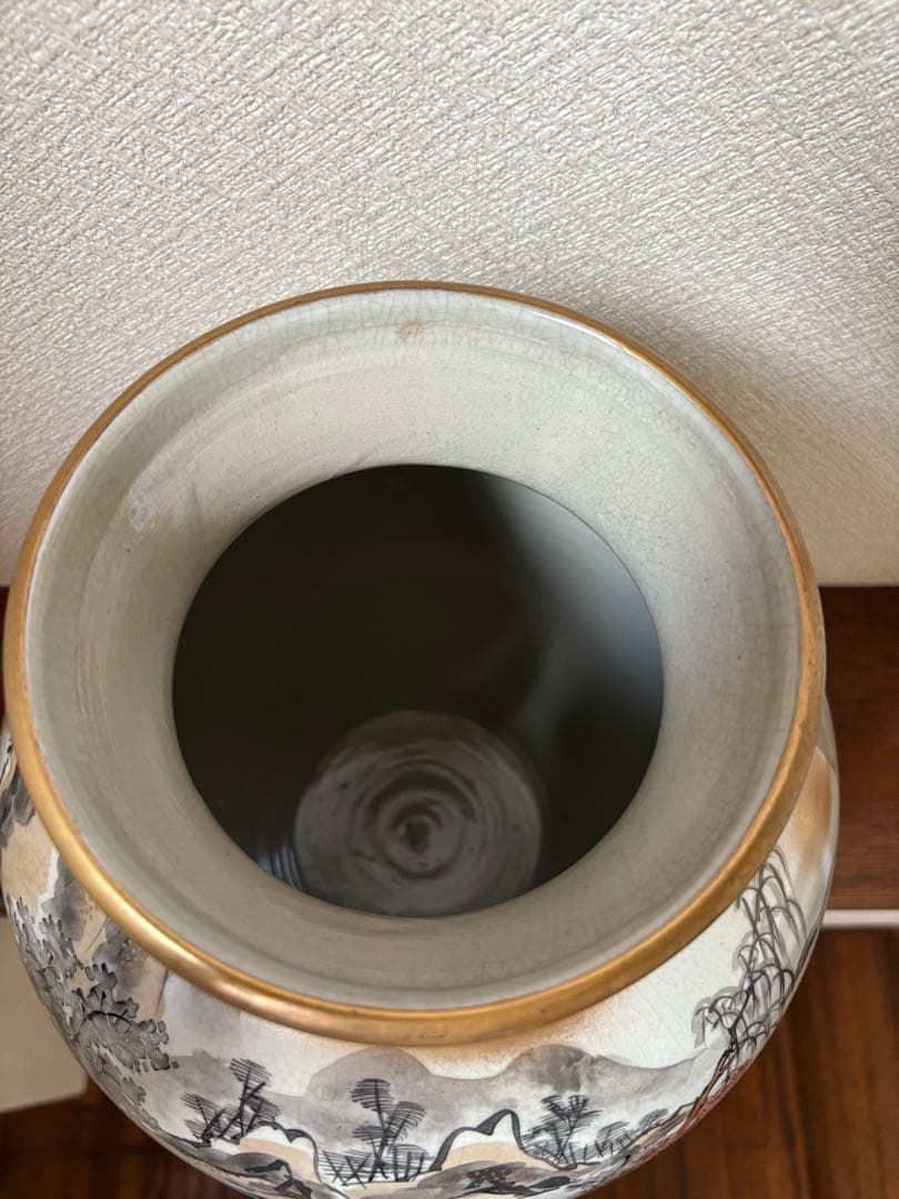 壺　花入れ　花瓶　置物