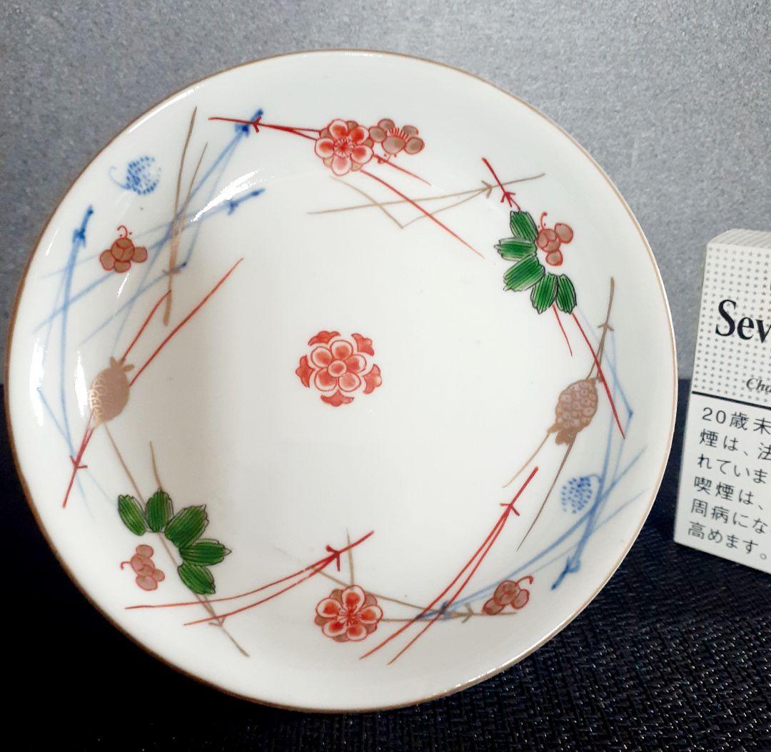 明治時代　古伊万里　金彩色絵　見込みに五弁花　松竹梅の図　15.3cm皿