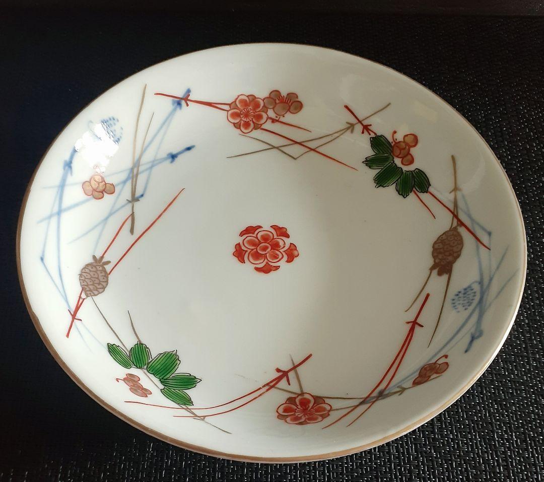 明治時代　古伊万里　金彩色絵　見込みに五弁花　松竹梅の図　15.3cm皿