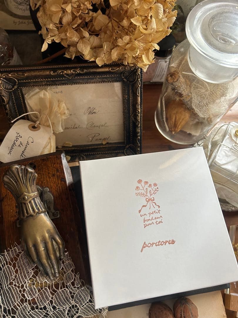 poritorie オーバルフレーム 額 植物図鑑風 デイジー 刺繍