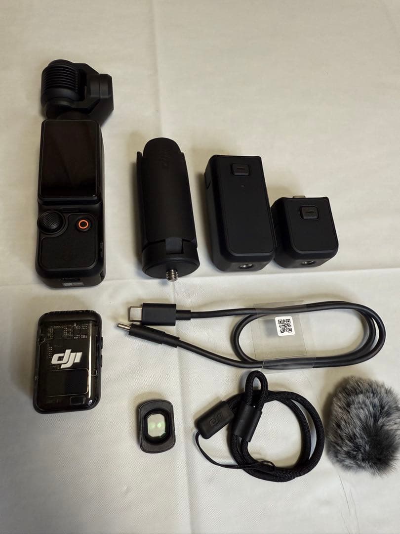 【美品】Osmo Pocket 3 クリエイターコンボ / 保証・SDカード付