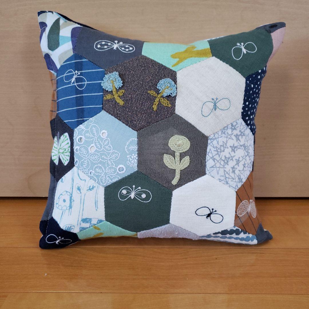 ミナペルホネン30㎝クッション　ハンドメイド　パッチワーク　ヘキサゴン　y