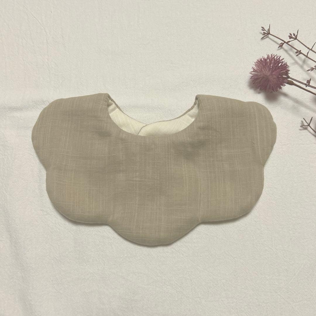 5311 ハンドメイドスタイ　犬　刺繍　名入れスタイ