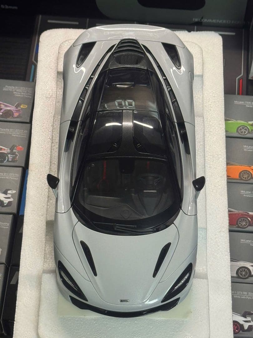 オートアート　McLaren 720s マクラーレン720s 1/18