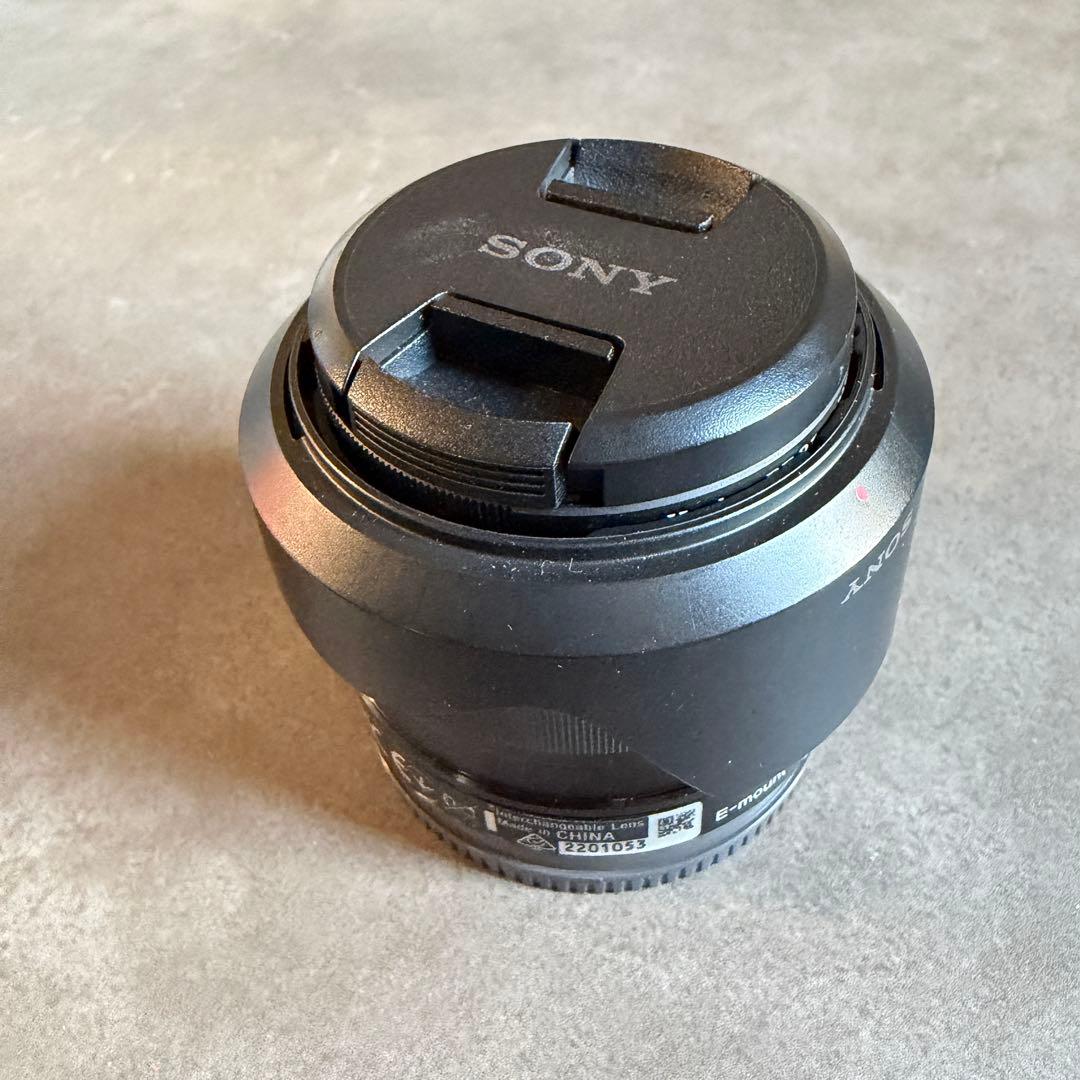 SONY E35mm F1.8 OSS レンズ