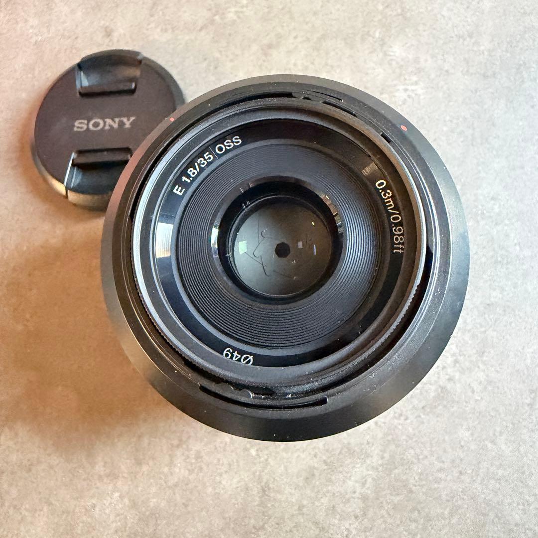 SONY E35mm F1.8 OSS レンズ