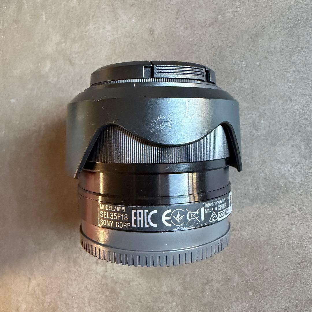 SONY E35mm F1.8 OSS レンズ