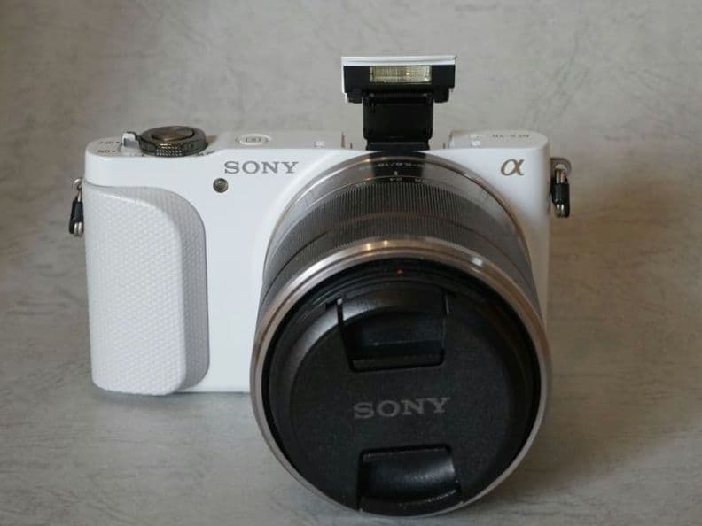 SONY α ホワイト ミラーレス一眼　NEX-3N E18-55 OSS