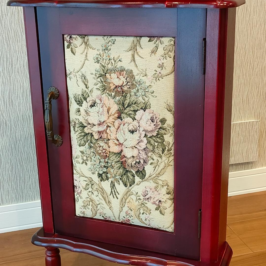 アンティーク　コーナーキャビネット　花柄　サイドキャビネット
