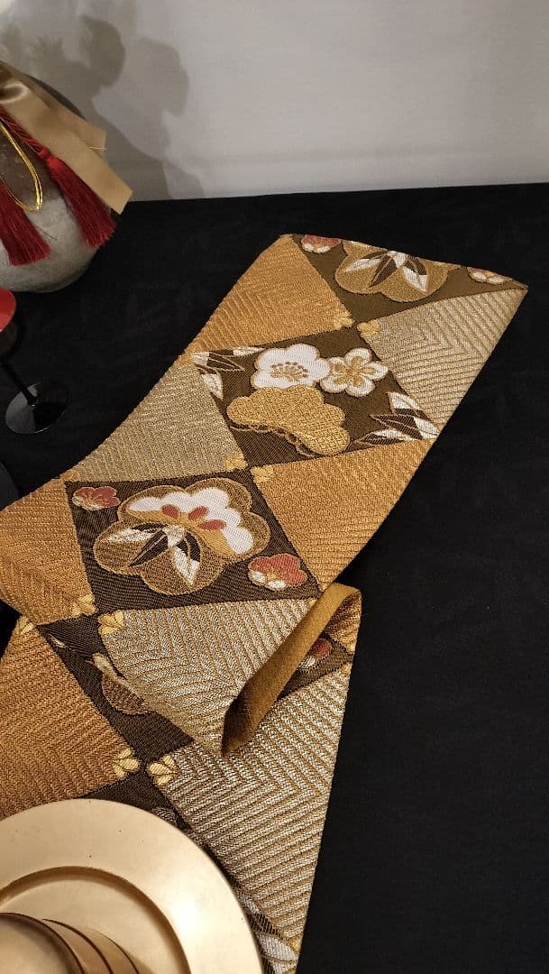 チャーミｉｎｇ　A705高級‼️ひな祭り‼️テーブルランナー2m22cm