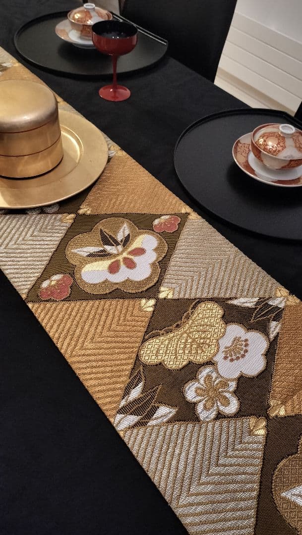 チャーミｉｎｇ　A705高級‼️ひな祭り‼️テーブルランナー2m22cm