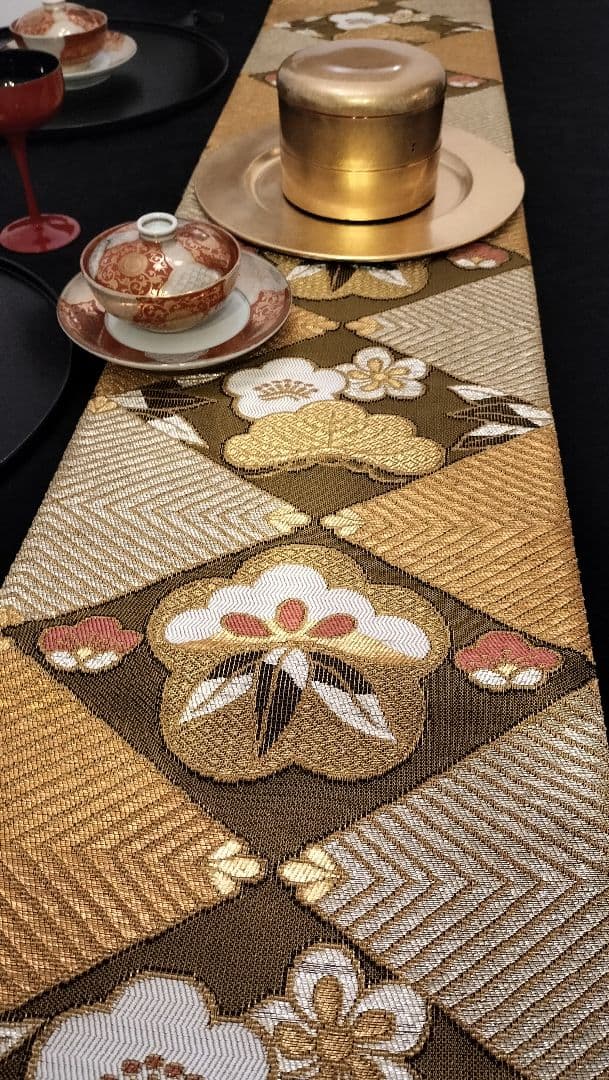 チャーミｉｎｇ　A705高級‼️ひな祭り‼️テーブルランナー2m22cm
