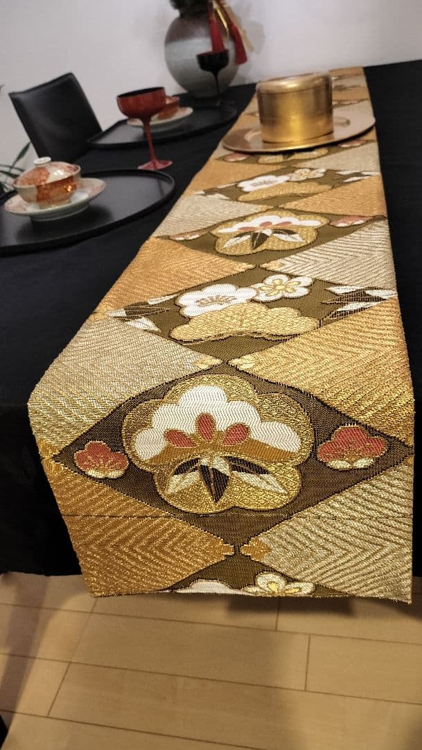 チャーミｉｎｇ　A705高級‼️ひな祭り‼️テーブルランナー2m22cm