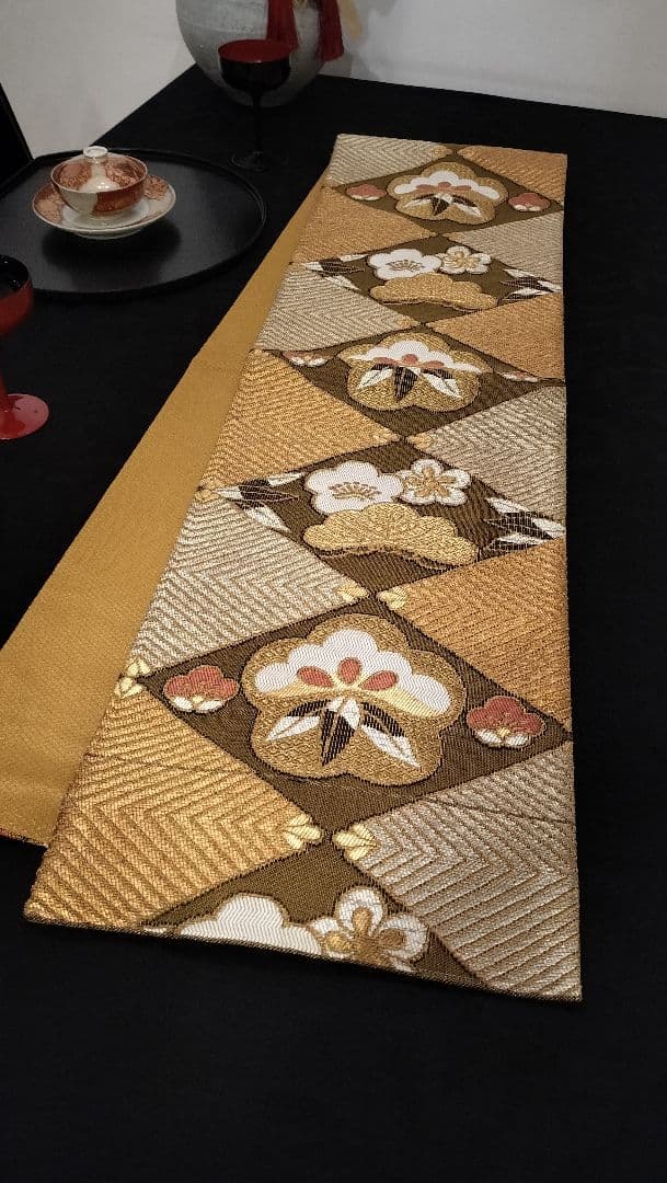 チャーミｉｎｇ　A705高級‼️ひな祭り‼️テーブルランナー2m22cm