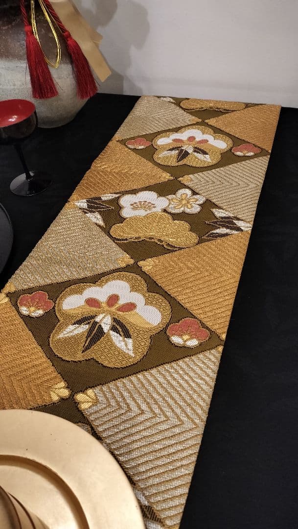 チャーミｉｎｇ　A705高級‼️ひな祭り‼️テーブルランナー2m22cm