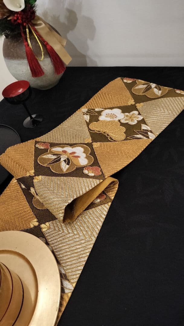 チャーミｉｎｇ　A705高級‼️ひな祭り‼️テーブルランナー2m22cm