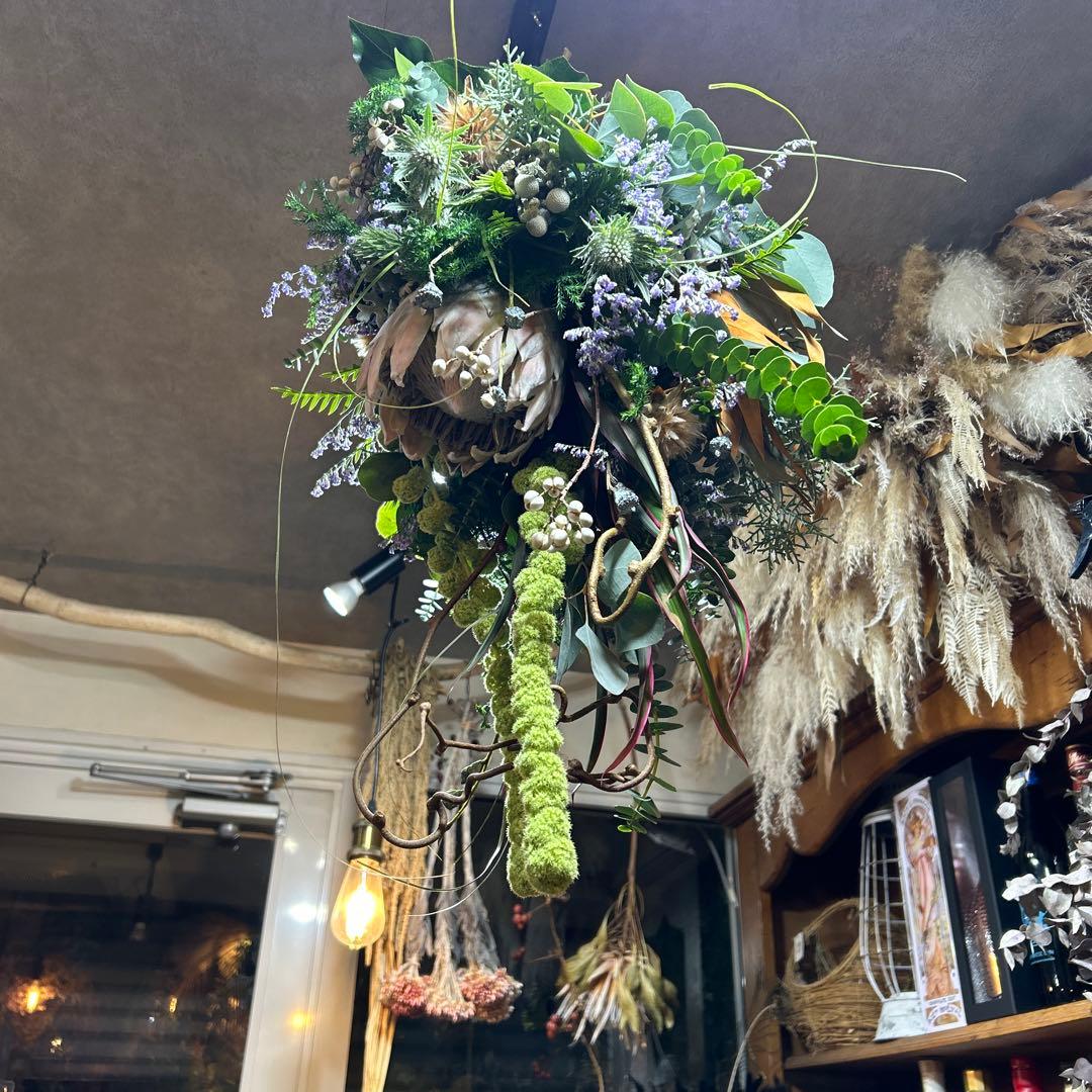 キングプロテアとアマランサスのスワッグ