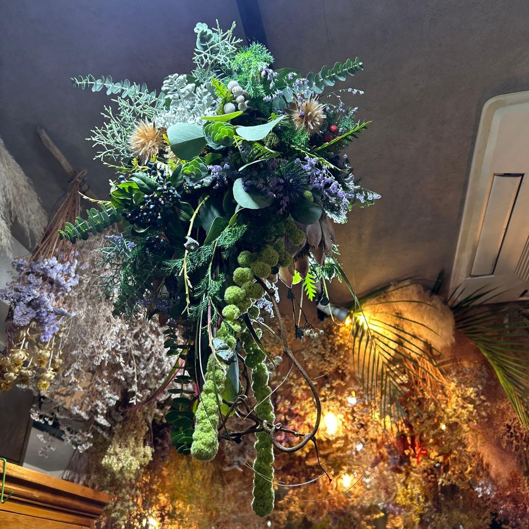 キングプロテアとアマランサスのスワッグ