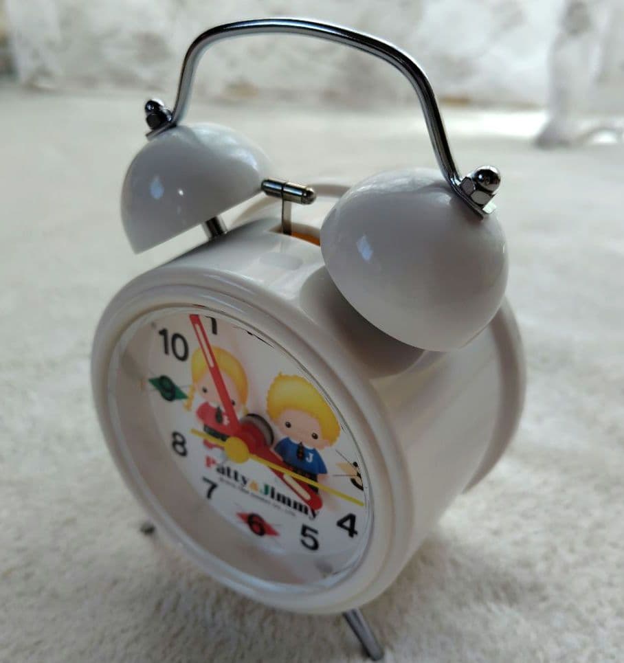 サンリオ Patty & Jimmy 置時計 アラーム付き ホワイト 目覚まし