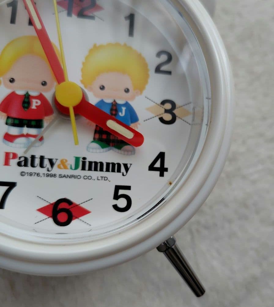サンリオ Patty & Jimmy 置時計 アラーム付き ホワイト 目覚まし