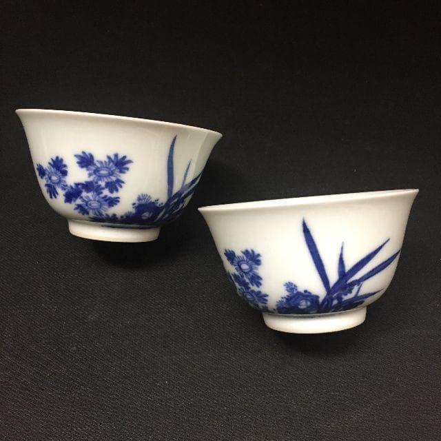 大明成化年製 煎茶碗 江戸期 古染付 古伊万里 花蝶紋  2組 美品
