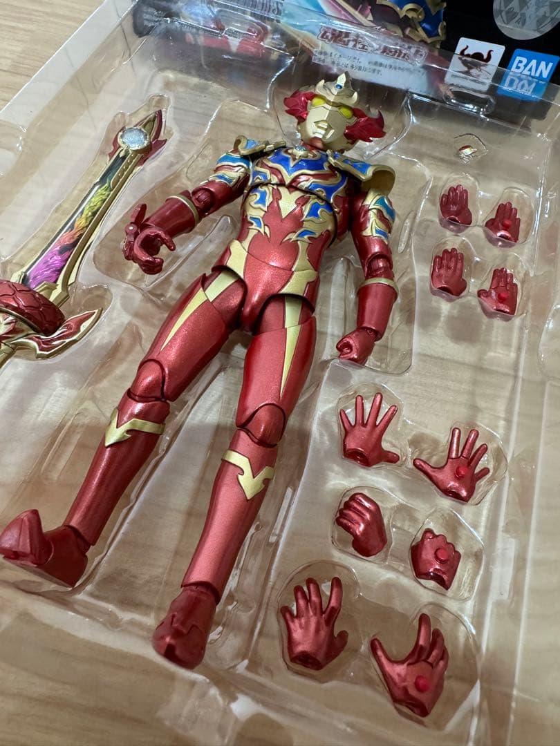 S.H.Figuarts ウルトラマンタイガ トライストリウムレインボー