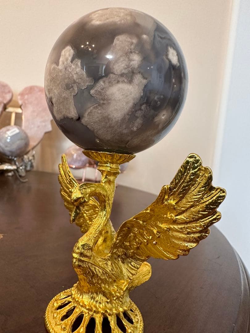 ブラックフラワーアゲートスフィアとスワン台座のセット