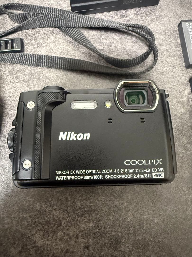 Nikon COOLPIX W300 防水カメラ　中古品