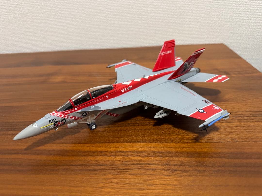 航空機・ヘリコプター F/A-18 Hornet VFA-102 VFA-27 1/72